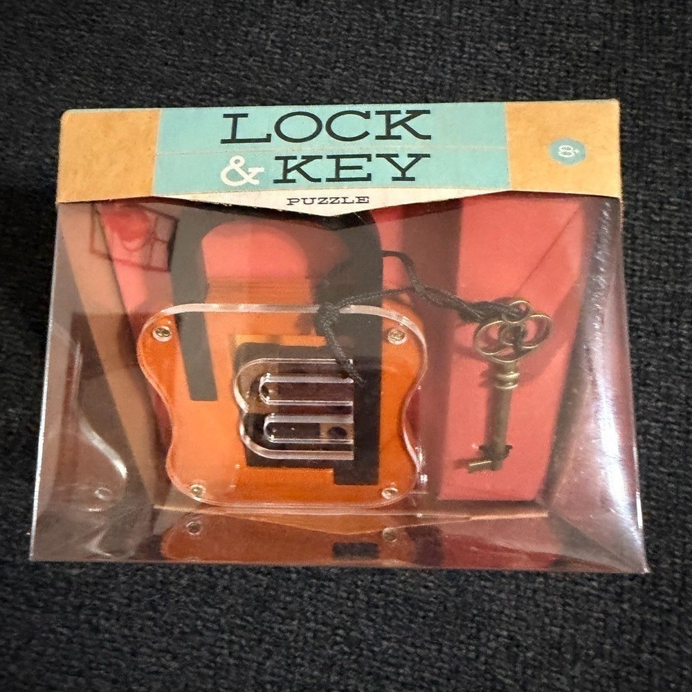 NWT Lock & Key Puzzle new, games, fun, gifts, mind game brain teaser fun - Picture 2 of 6